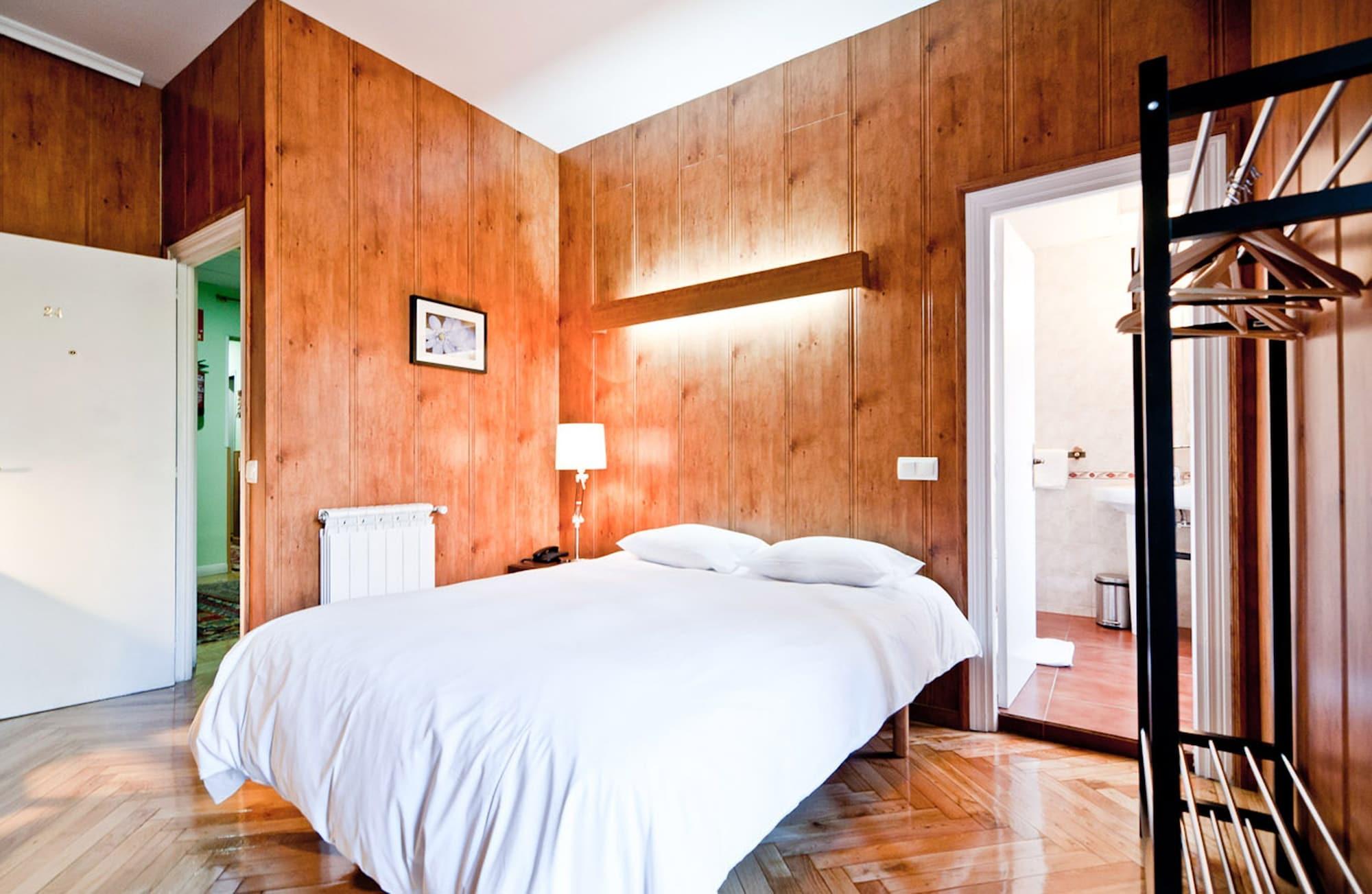 Hostal Asuncion Madrid Luaran gambar