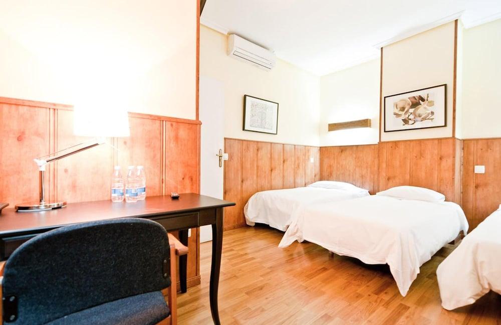 Hostal Asuncion Madrid Luaran gambar