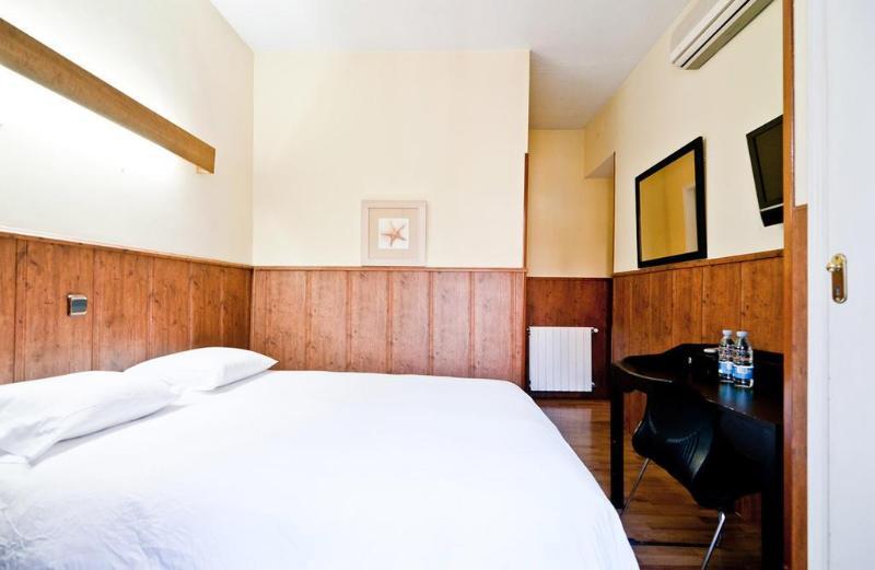 Hostal Asuncion Madrid Luaran gambar
