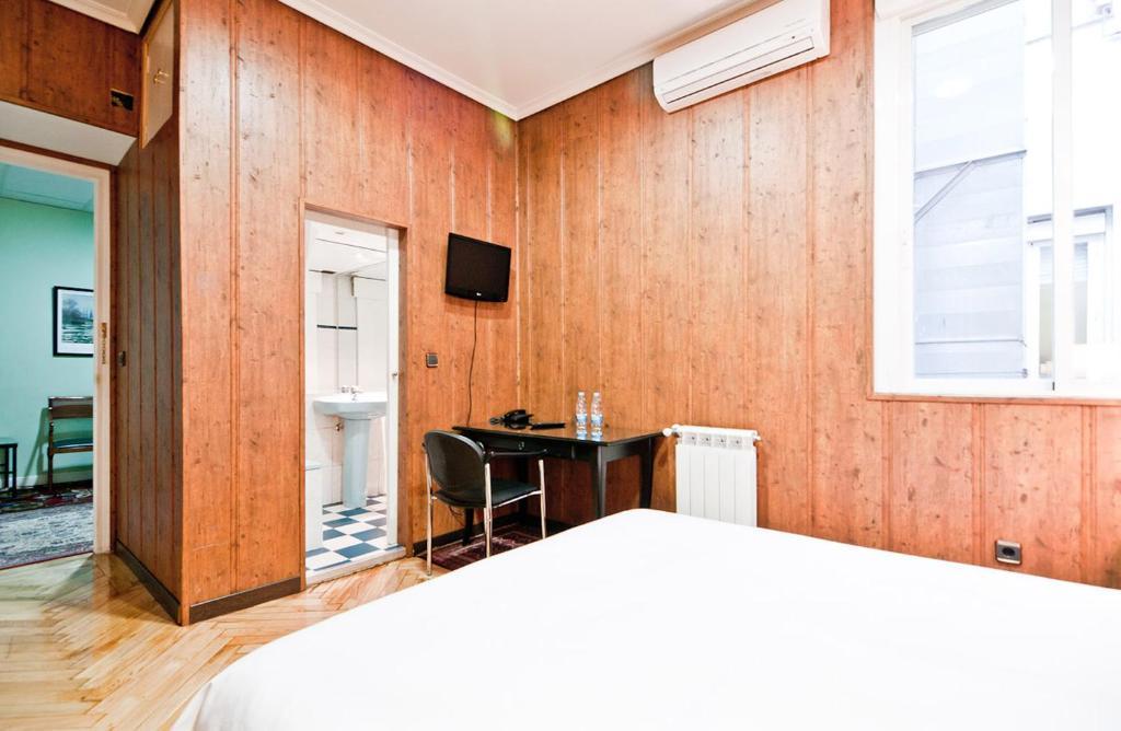 Hostal Asuncion Madrid Luaran gambar