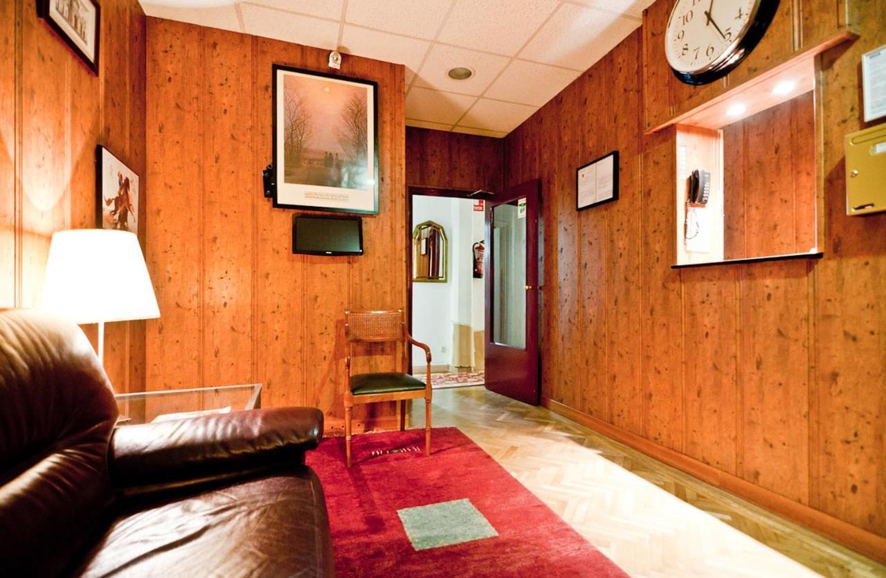 Hostal Asuncion Madrid Luaran gambar