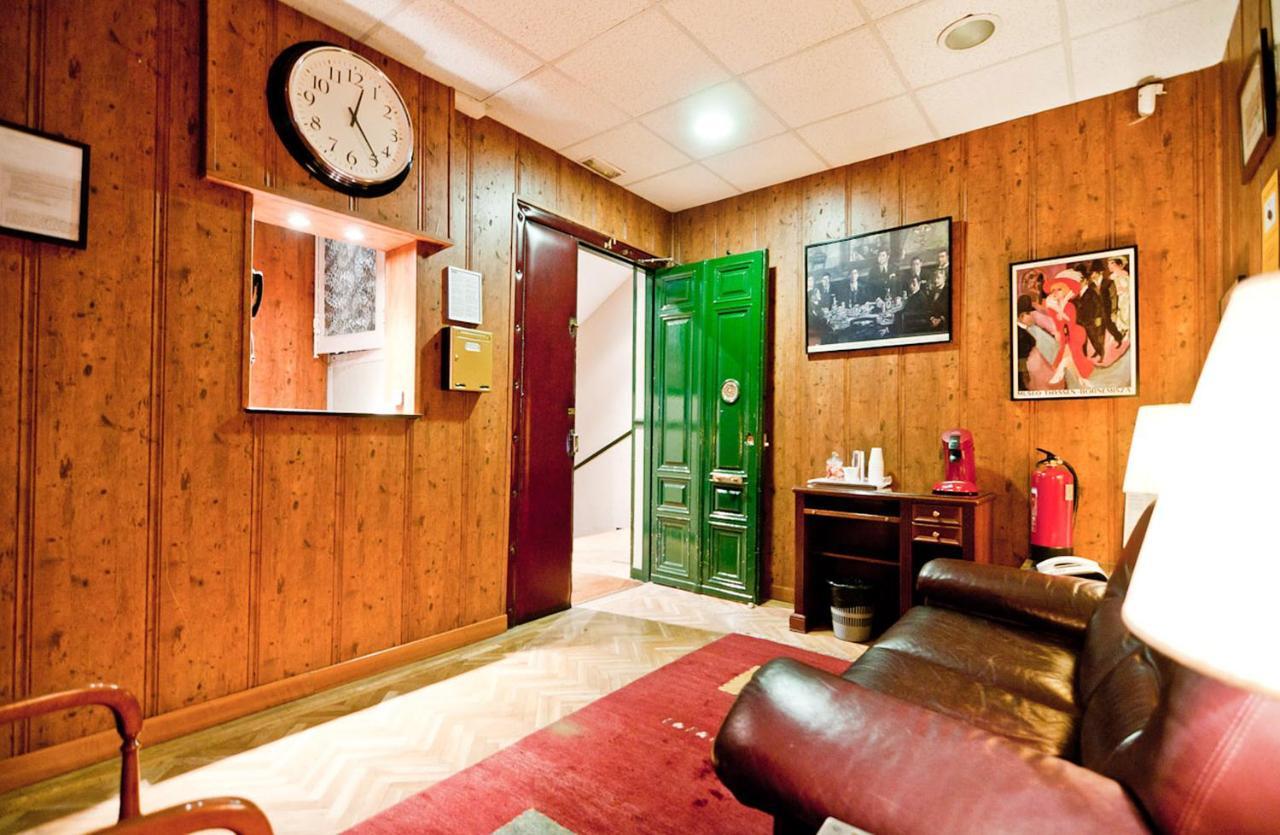 Hostal Asuncion Madrid Luaran gambar